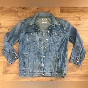 MADEWELL Women oversized 
Jean Jacket Size Medium NWOT